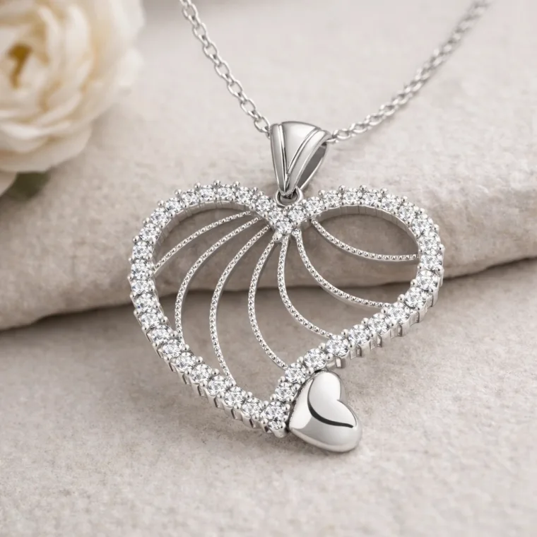 Sparkling Zircon Heart Necklace for Women alternate view