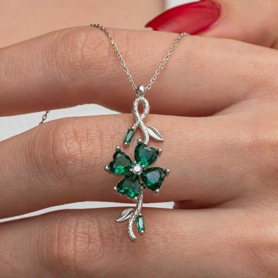 Sterling Silver Rotating Green Clover Women's Necklace